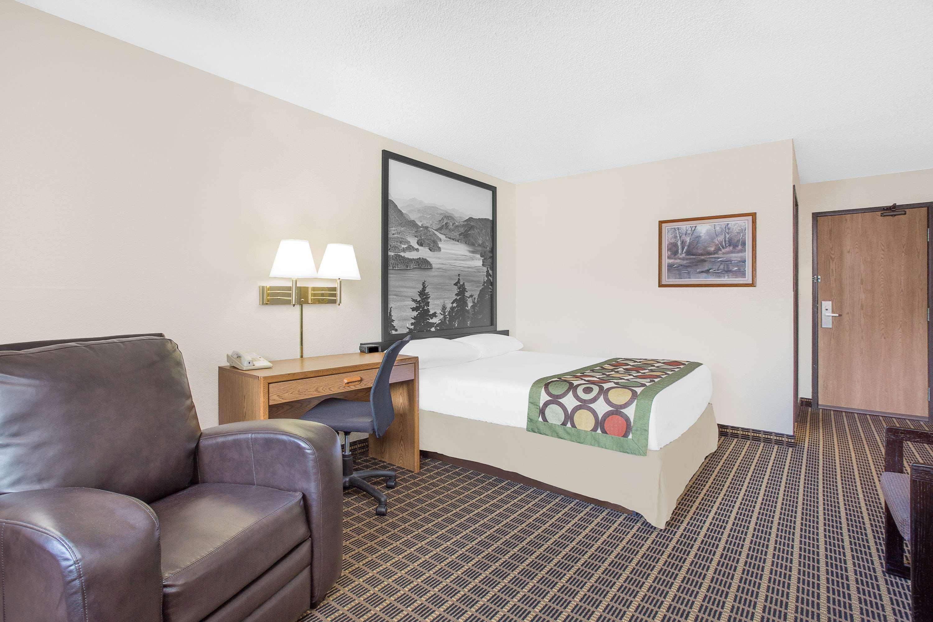 Super 8 By Wyndham Sitka Hotel Exterior photo