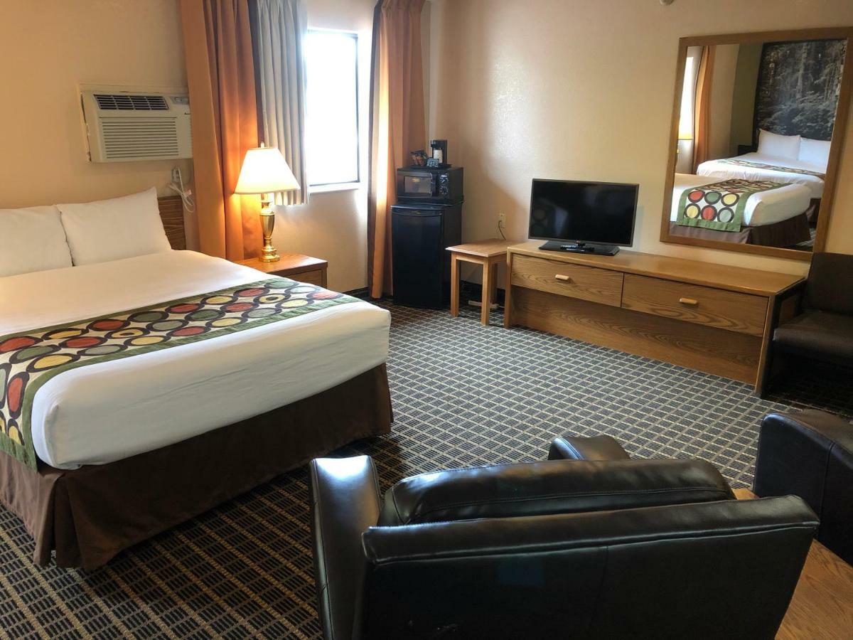 Super 8 By Wyndham Sitka Hotel Exterior photo